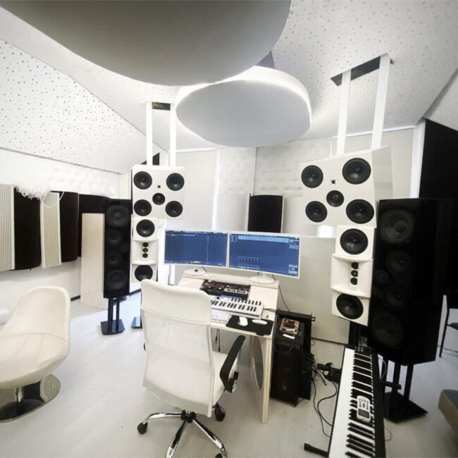 Hone Your Sound at Rhythm Lane: Dublin’s Premier Home Studio