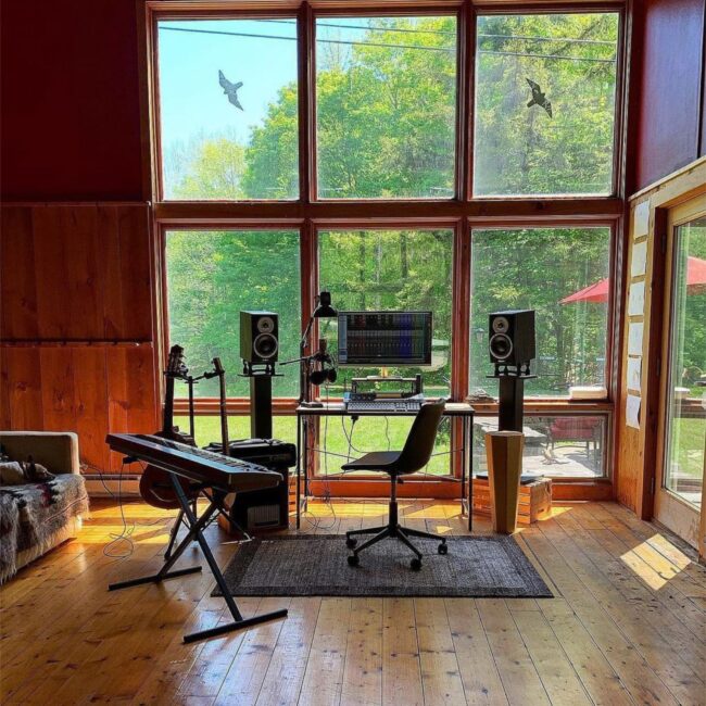 London Melodies: A Cool Home Studio Oasis