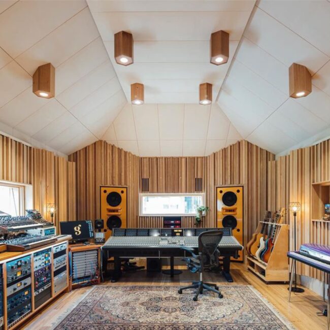 Northern Lights Recording: Harness Your Artistry in Scandinavian Style