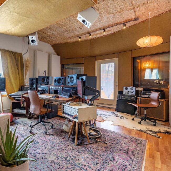 Sounds of London: Experience a Quintessential British Home Studio